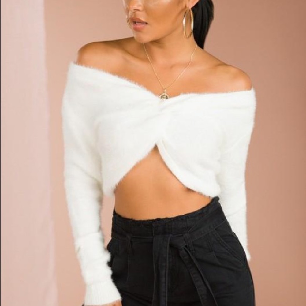 💰LAST ONE💰 Fuzzy Twist Cropped Sweater White - Picture 7 of 7
